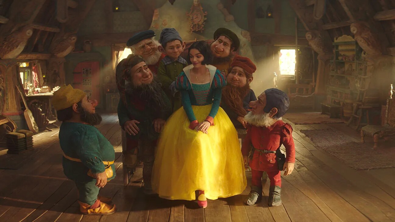 disneys-snow-white-h-2023_1581_107780137
