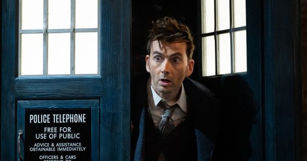 Tρέιλερ: Ο Ντέιβιντ Τέναντ επιστρέφει στο «Doctor Who» το 2023