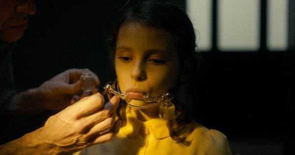 Οι αντισυμβατικοί «Ήχοι από το Διπλανό Δωμάτιο» της Λουσίλ Χατζιχαλίλοβιτς ακούγονται στις 27ες Νύχτες Πρεμιέρας