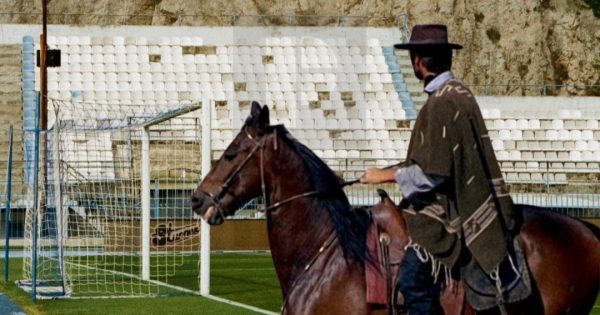 Μία άχαστη προβολή! Το 15ο AOAFF powered by ΔΕΗ σας προσκαλεί για μία «Μονομαχία στο Ελ Πάσο» στα γρασίδια του… ΕΛ ΠΑΣΟ!