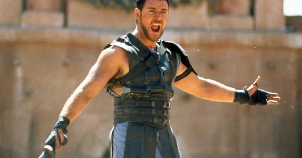 O Ράσελ Κρόου κατακεραυνώνει τον «Μονομάχο ΙΙ»