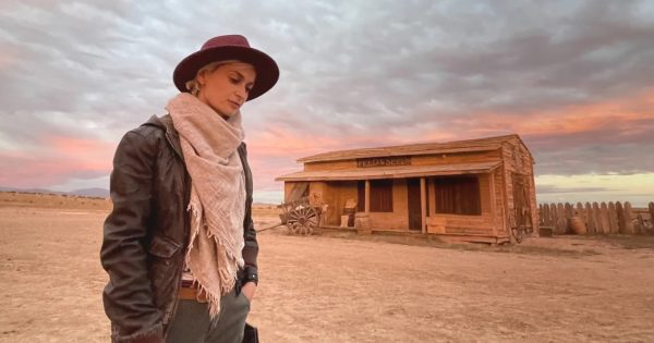 «Rust»: Τρέιλερ της ταινίας που σφραγίστηκε από την τραγωδία του χαμού της Φωτογράφου της Χαλίνα Χάτσινς