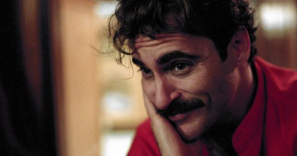 O Τζέιμς Γκρέι τα βάζει με όσους κακολογούν τον Χοακίν Φοίνιξ