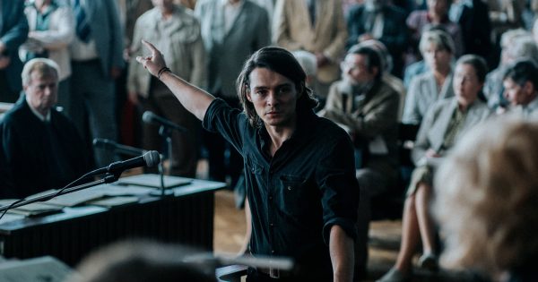 Το συγκλονιστικό «Μην Αφήσεις Ίχνη» (Leave No Traces) έρχεται στις Νύχτες Πρεμιέρας!
