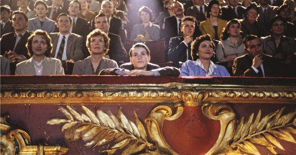 Essential Cinema #2: «The Long Day Closes» του Tέρενς Ντέιβις