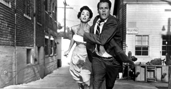Βίντεο: Η διαχρονική αλληγορία του «Invasion of the Body Snatchers»