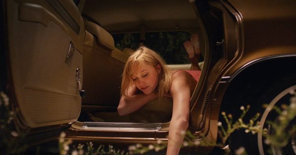 «They Follow»: Η συνέχεια του «It Follows» θα είναι «μεγαλύτερη, πιο σκοτεινή, πιο… f*cked up»