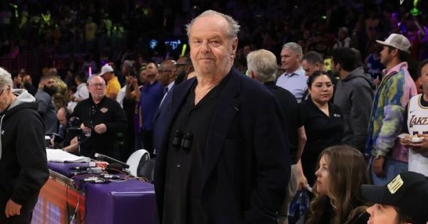 Heeeere’s Jack! Ο Τζακ Νίκολσον-πρώτη θέση στους Lakers για άλλη μια φορά