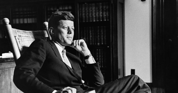 Το Netflix φιλοδοξεί: Biopic για τον JFK από τον Τόμας Βίντερμπεργκ