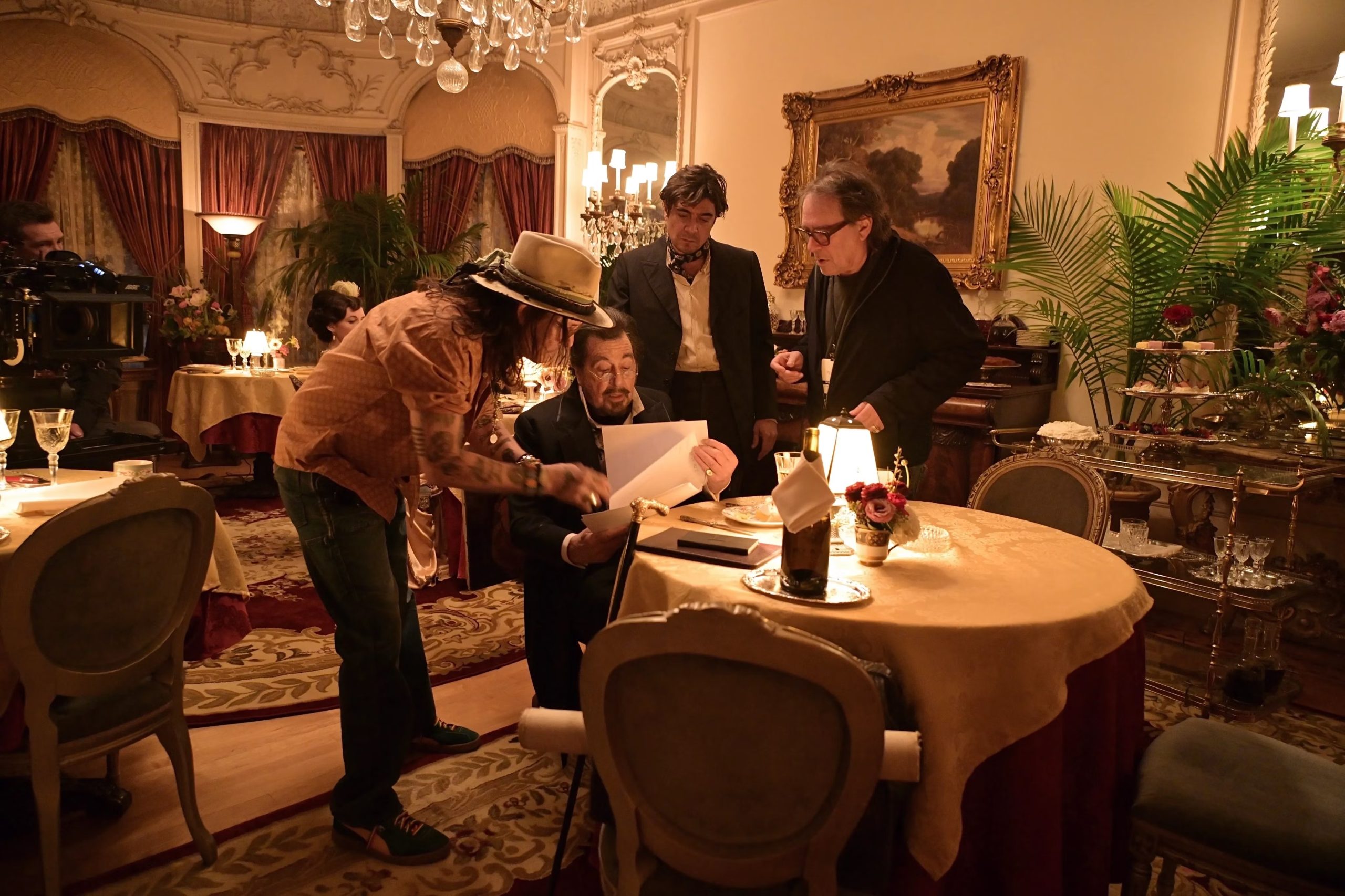 johnny-depp-modi-bts_1581_107771773