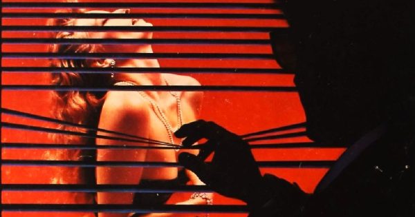 Ένα double feature σκέτη κόλαση: Σάββατο βράδυ με «ΑΓΡΙΟ ΘΗΛΥΚΟ» του Τζόναθαν Ντέμι και «ΔΙΧΑΣΜΕΝΟ ΚΟΡΜΙ» του Μπράιαν Ντε Πάλμα