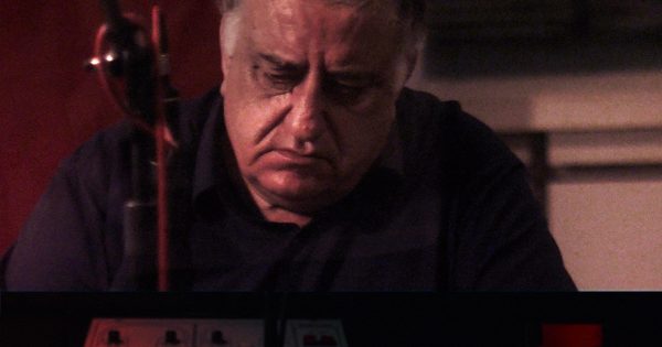 Αυτό το Σάββατο, οι 29ες Νύχτες Πρεμιέρας υποδέχονται τους θρυλικούς «Λαϊκούς Βάρδους» και τις ιστορίες τους