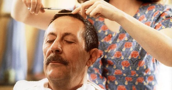 15ο AOAFF powered by ΔΕΗ: Απόψε ο «Εραστής της Κομμώτριας» γιορτάζει στην Πλατεία Κοτζιά