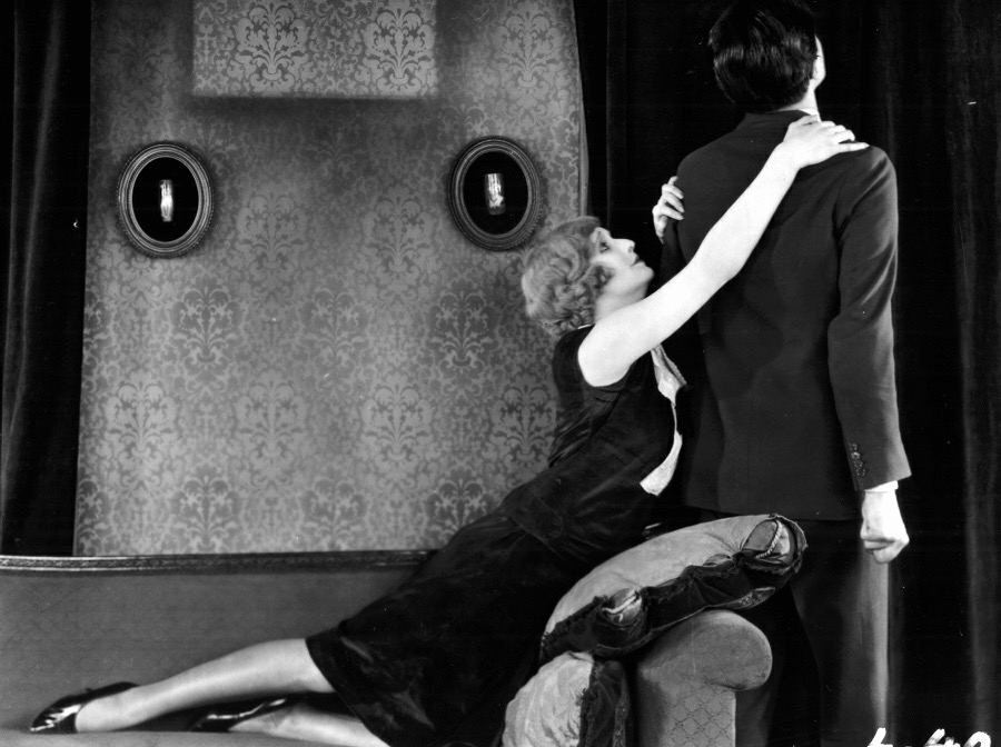 lodger-12_1581_107768264