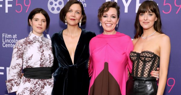 Θρίαμβος του «Lost Daughter» της Μάγκι Τζίλενχαλ στα βραβεία Gotham