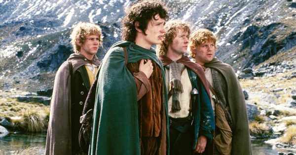 Kόσμος και ντουνιάς επιστρέφει για το «Hunt for Gollum» σύμφωνα με τον Ελάιζα Γουντ