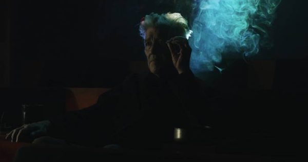 «Curtains Up»: Ο Ντέιβιντ Λιντς μιλά για το σινεμά, τη γλώσσα του και τον διαλογισμό