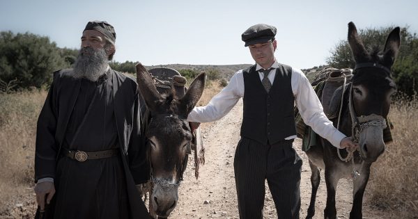 «Ήρθα για να φτιάξουμε μια ταινία για τον απλό άνθρωπο»: Ο Αλεξάντερ Πετρόφ μιλά για τον «Άνθρωπο του Θεού»