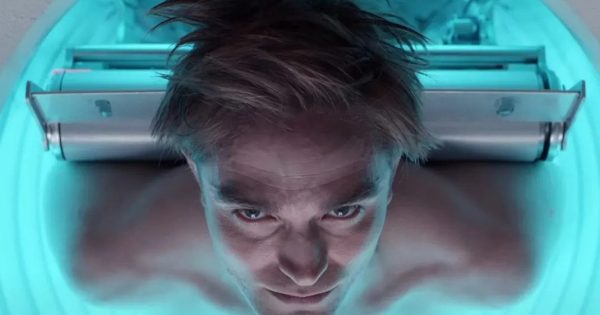 Πρώτες εικόνες για το «Mickey 17» του Μπονγκ Τζουν Χο με τον Ρόμπερτ Πάτινσον
