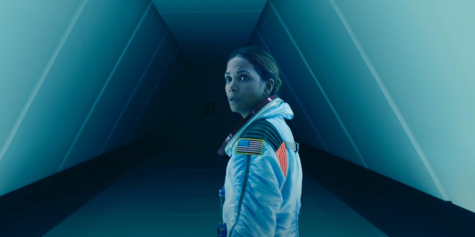 moonfall-halle-berry-social-featured_1581_107754115