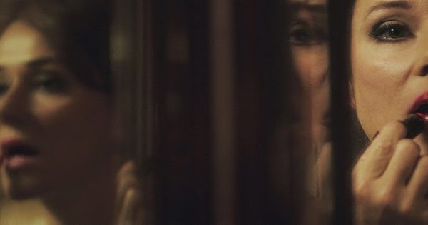 Ο Πίτερ Στρίκλαντ επιστρέφει με ερωτικό παιχνίδι εξουσίας: Κλιπ για το «The Duke of Burgundy»