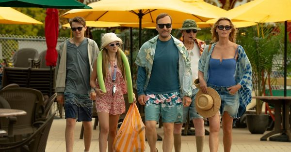 Τρέιλερ «Κανένας 2»: Διακοπές και ξύλο με τον Μπομπ Όντενκερκ εναντίον της Σάρον Στόουν