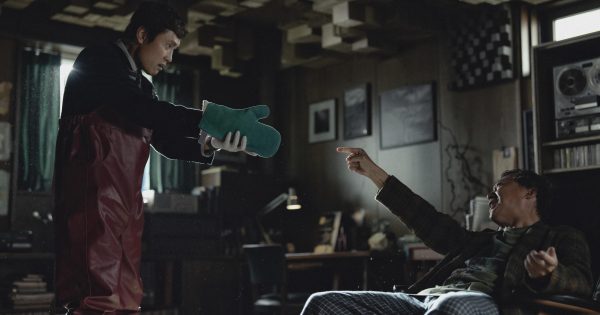 Η Neon «προσκαλεί ευγενικά» τους 500 πλουσιότερους CEO των ΗΠΑ στην προβολή του «No Other Choice»