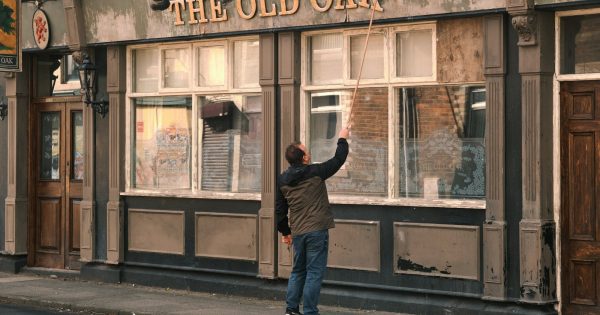 Shukran: Τρέιλερ για το «The Old Oak», την τελευταία ταινία του Κεν Λόουτς