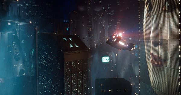 «Η μουσική του ήταν η καρδιά και η ψυχή του ‘Blade Runner’»: Ο Ρίντλεϊ Σκοτ θυμάται τον Βαγγέλη Παπαθανασίου