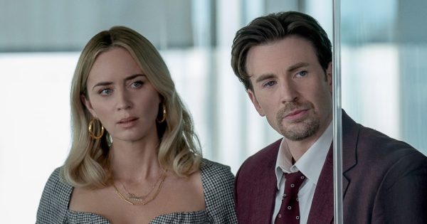 Tρέιλερ: Η Έμιλι Μπλαντ στο «Pain Hustlers» του Netflix