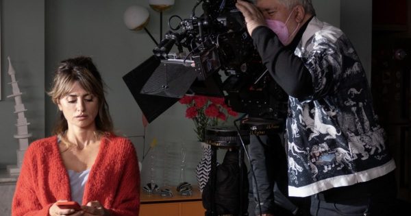 Οι «Παράλληλες Μητέρες» του Πέδρο Αλμοδόβαρ είναι η Ταινία Έναρξης του Φεστιβάλ Βενετίας