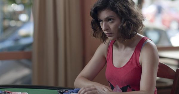 Poker face: ο έρωτας σαν μια παρτίδα πόκερ