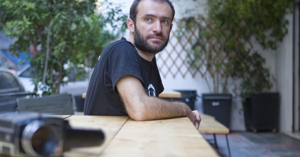 Νίκος Νικολαΐδης: Σκηνοθετώντας την κόλαση