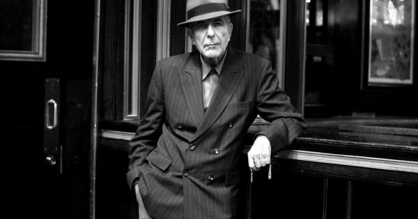 Λέοναρντ Κοέν (1934-2016): Ένα κινηματογραφικό αντίο στον ποιητή