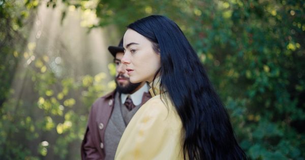 «Poor Things»: Πρώτες φωτογραφίες από τη νέα ταινία του Γιώργου Λάνθιμου