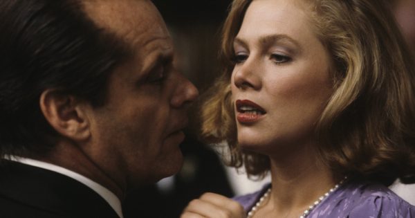 Tο 15ο Athens Open Air Film Festival γιορτάζει απόψε τα 40ά γενέθλια της «Τιμής των Πρίτζι» κάτω από την Ακρόπολη