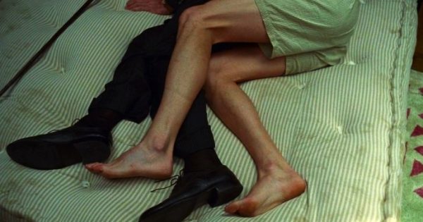 Από σήμερα στις αίθουσες: Το «Queer» του Λούκα Γκουαντανίνο είναι μια μπαλάντα των αισθήσεων και των παραισθήσεων