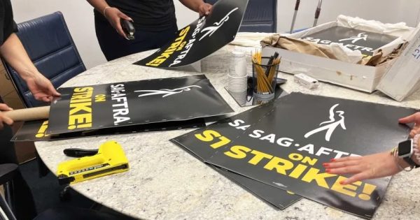 Έκτακτη συνάντηση μεταξύ Ένωσης Παραγωγών και Σεναριογράφων την Παρασκευή