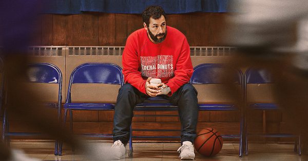 Κοινό και κριτική, επιτέλους, συμφωνούν: Το «Hustle» είναι η πιο αγαπημένη ταινία του Άνταμ Σάντλερ