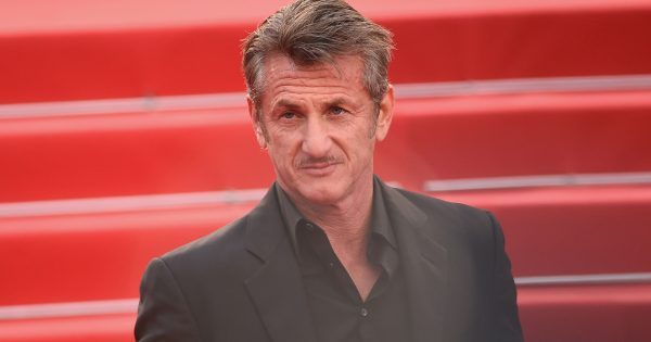 Ο Σον Πεν παίζει τον… εαυτό του στην αντιπολεμική σάτιρα «C*A*U*G*H*T»