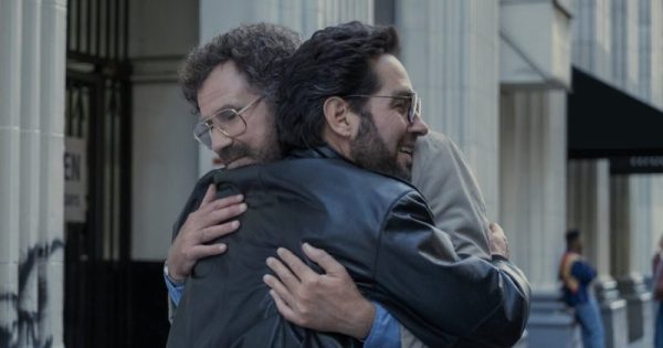 Μία ανατριχιαστική αληθινή ιστορία στο ντιβάνι: Γουίλ Φέρελ και Πολ Ραντ συναντιούνται στο «The Shrink Next Door»