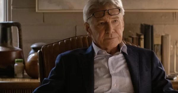 Τρέιλερ: Ο Χάρισον Φορντ ανησυχεί για τον Τζέισον Σέγκελ στη σειρά «Shrinking»