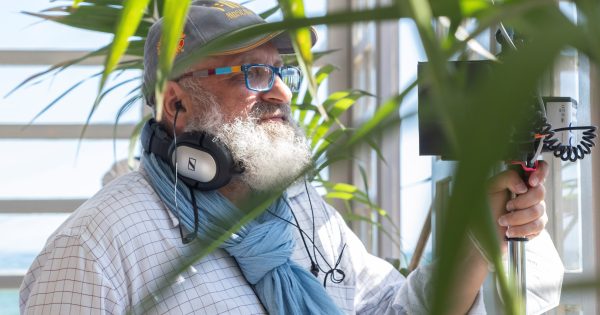 «Είμαστε όλοι εν δυνάμει πρόσφυγες»: Ο Γρηγόρης Καραντινάκης μιλά στο cinemagazine.gr