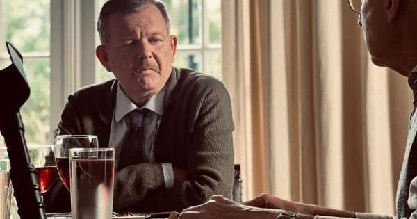 «Σώσε Με»: Το best seller βιβλίο μεταφέρεται στην μικρή οθόνη