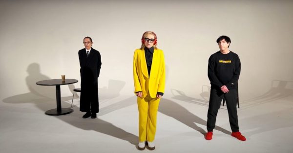 H Kέιτ Μπλάνσετ χορεύει στους ρυθμούς των Sparks