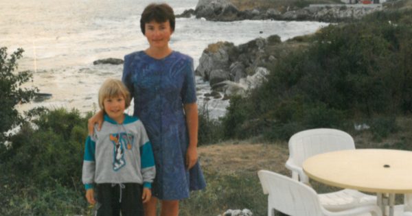 Το ντοκιμαντέρ μικρού μήκους “Mommies” έρχεται στο Onassis Channel