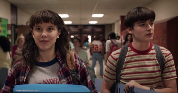 0 4ος κύκλος «Stranger Things» έρχεται το καλοκαίρι και αποκαλύπτει τρέιλερ, τίτλους επεισοδίων και photos
