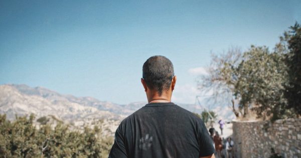 Η συγκινητική ιστορία του «Takis Shelter» ξεκινά το Φεστιβάλ Ντοκιμαντέρ CineDoc