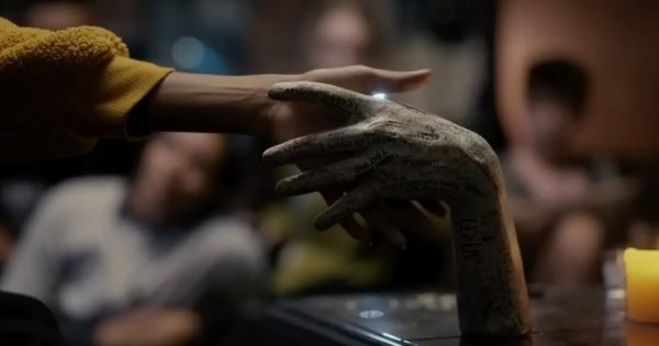 Τρέιλερ: Στο «Talk to Me» οι νεκροί έχουν πολλά να πουν