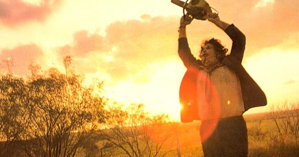 Reboot «Σχιζοφρενούς Δολοφόνου με το Πριόνι»; «Το ‘χω», λέει ο νιόφερτος Κέρι Μπάρκερ